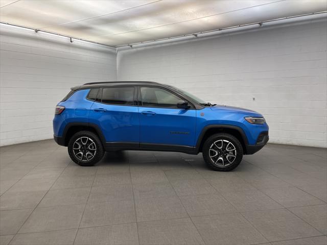 new 2025 Jeep Compass car, priced at $33,461