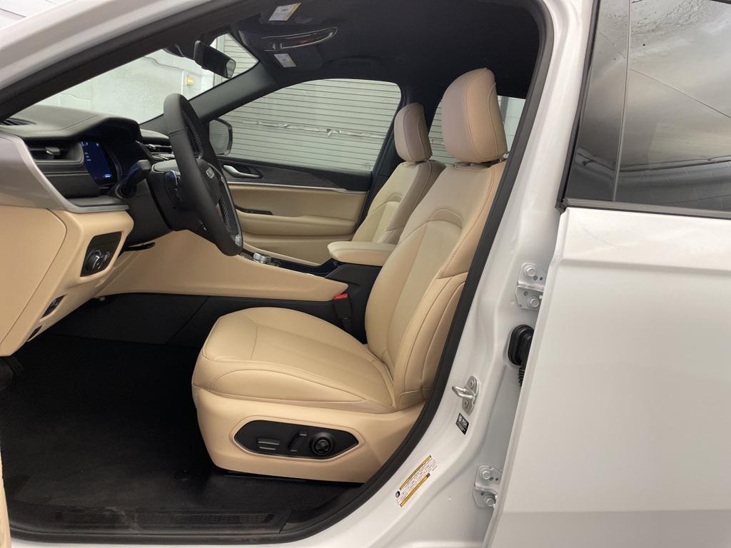 new 2025 Jeep Grand Cherokee L car, priced at $38,643