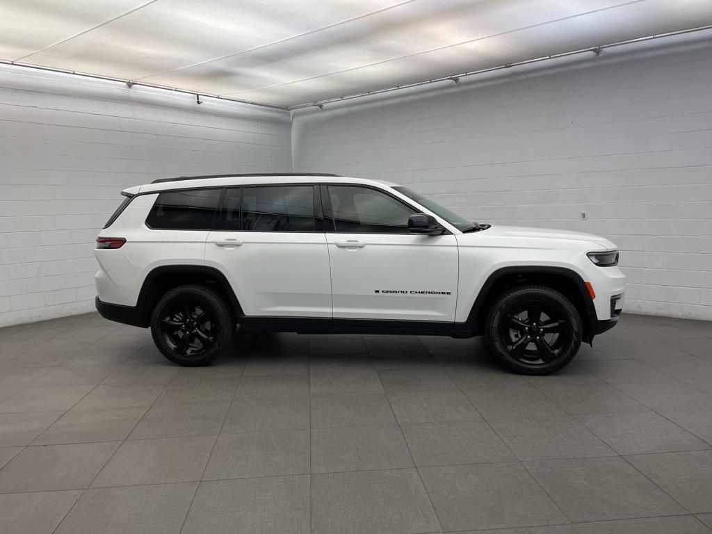 new 2025 Jeep Grand Cherokee L car, priced at $45,936