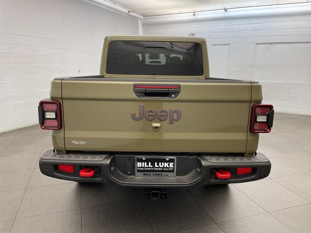 new 2025 Jeep Gladiator car, priced at $50,528