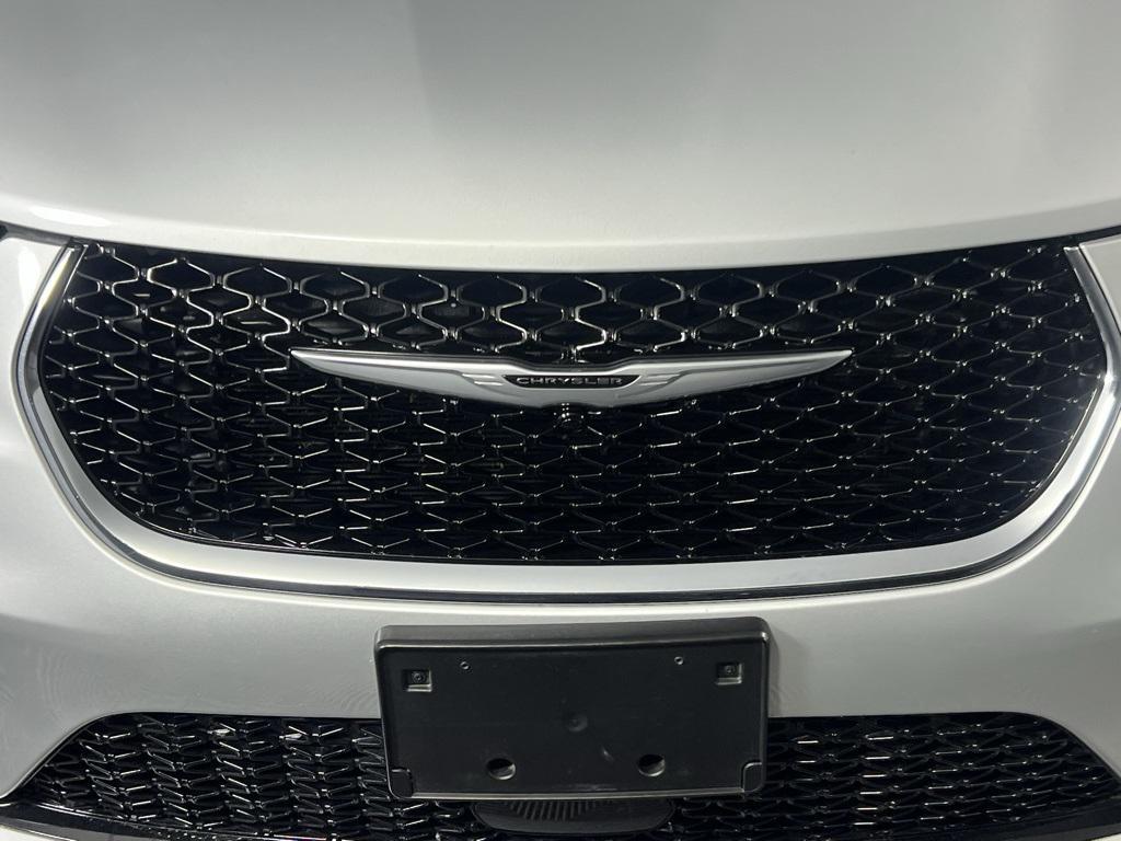 used 2024 Chrysler Pacifica Hybrid car, priced at $28,573