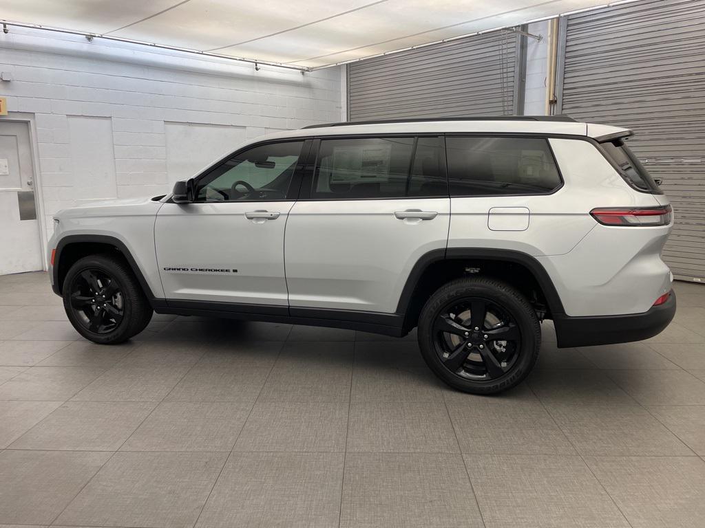 new 2025 Jeep Grand Cherokee L car, priced at $38,628