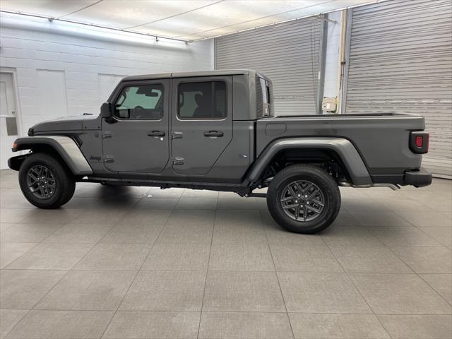 new 2025 Jeep Gladiator car, priced at $42,084