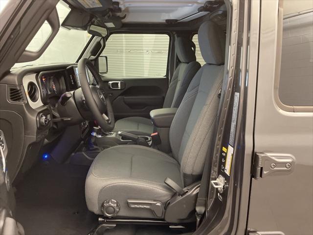 new 2025 Jeep Gladiator car, priced at $42,084