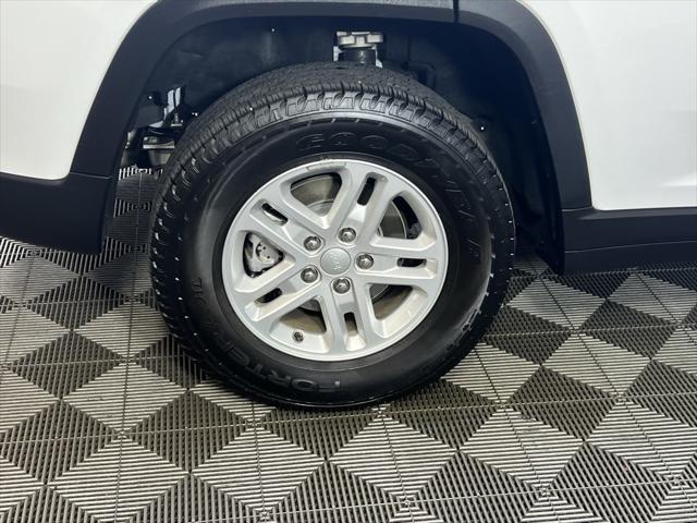 used 2023 Jeep Grand Cherokee car, priced at $29,573