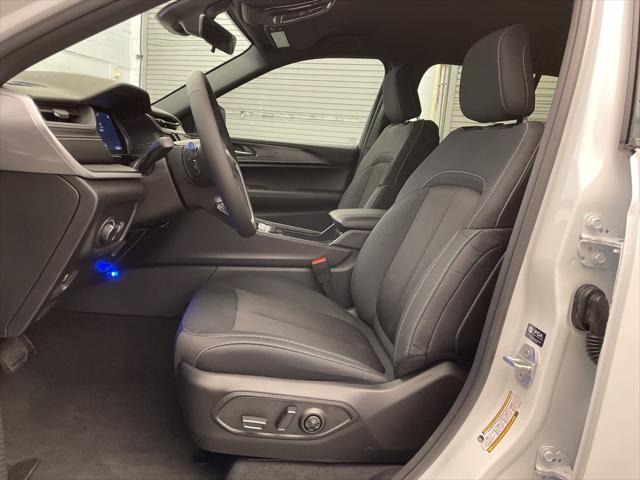 new 2025 Jeep Grand Cherokee car, priced at $34,112
