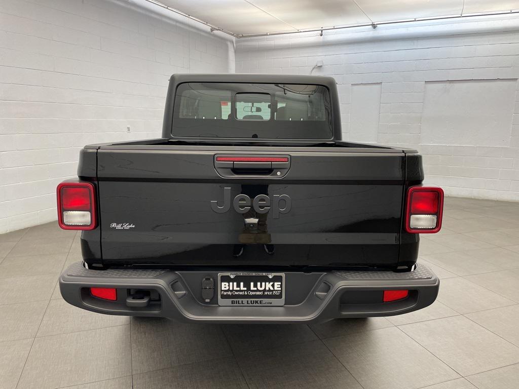 new 2025 Jeep Gladiator car, priced at $35,527