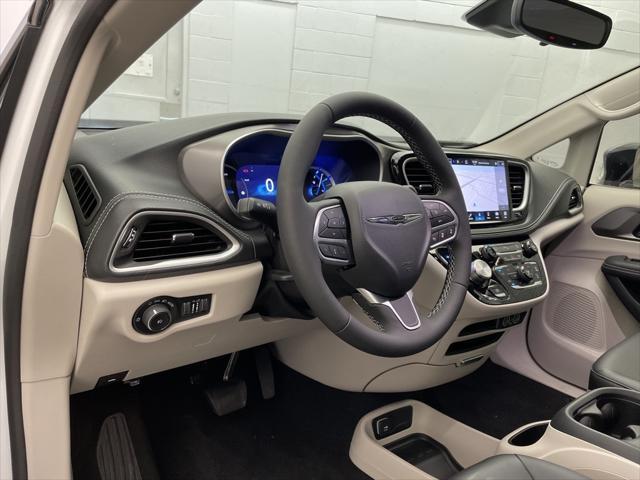 new 2024 Chrysler Pacifica Hybrid car, priced at $46,365