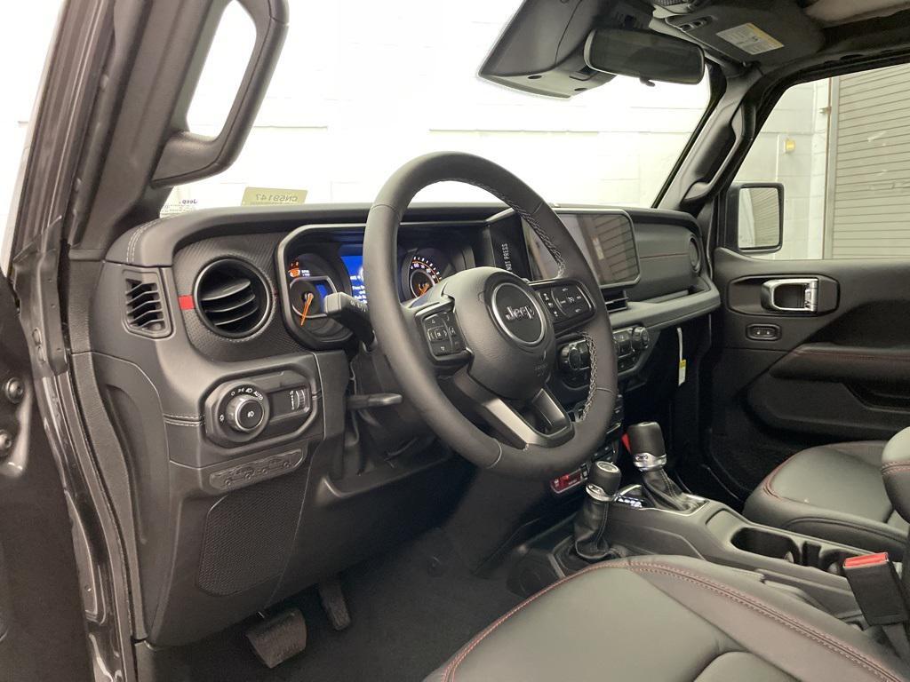 new 2025 Jeep Wrangler car, priced at $47,976