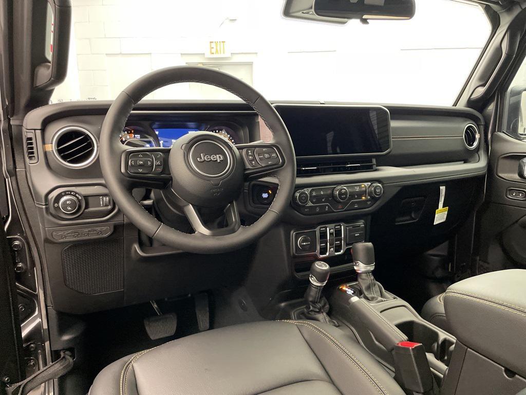 new 2025 Jeep Gladiator car, priced at $41,656