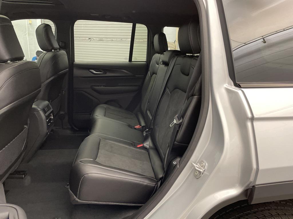 new 2025 Jeep Grand Cherokee car, priced at $37,478
