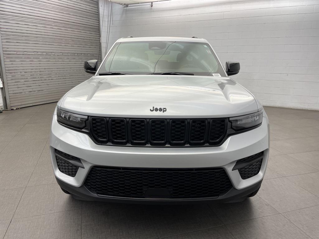 new 2025 Jeep Grand Cherokee car, priced at $37,478
