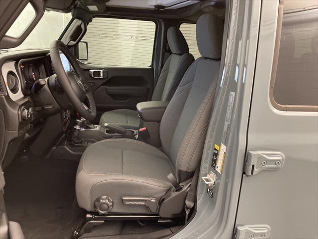 new 2025 Jeep Gladiator car, priced at $42,084