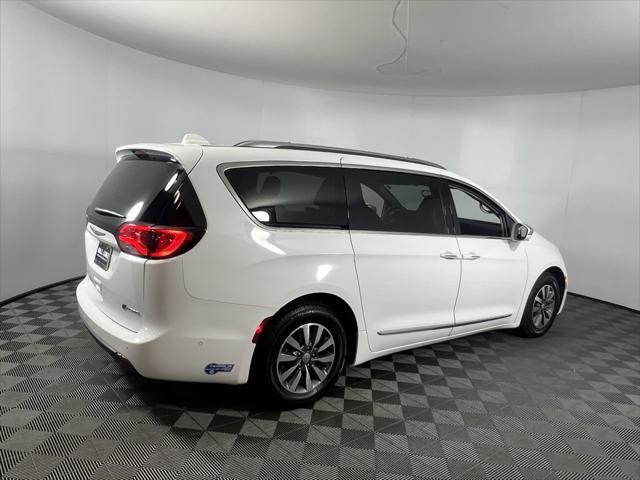 used 2020 Chrysler Pacifica Hybrid car, priced at $26,075