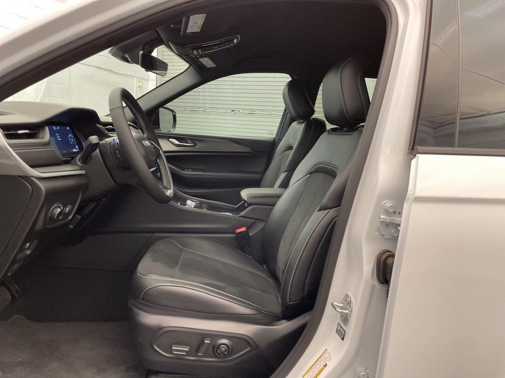 new 2025 Jeep Grand Cherokee L car, priced at $37,973