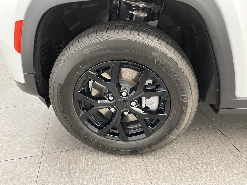 new 2025 Jeep Grand Cherokee L car, priced at $37,973