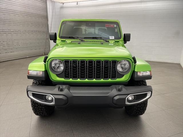new 2025 Jeep Gladiator car, priced at $43,358
