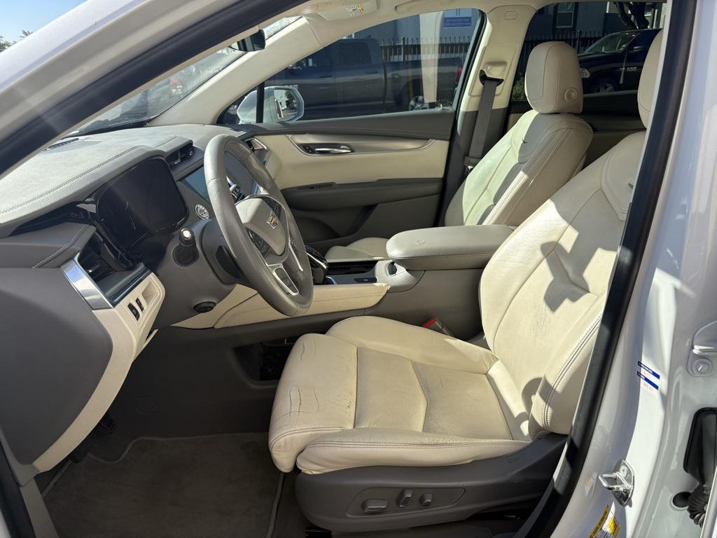 used 2017 Cadillac XT5 car, priced at $15,973