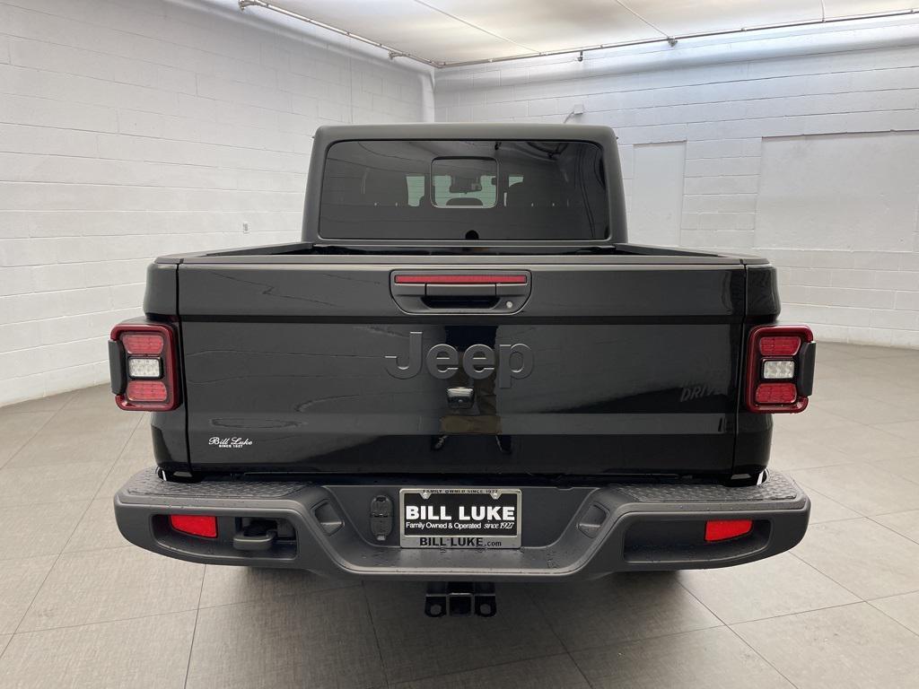 new 2025 Jeep Gladiator car, priced at $42,452