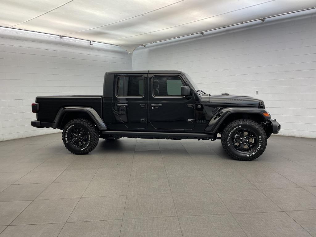new 2025 Jeep Gladiator car, priced at $42,452
