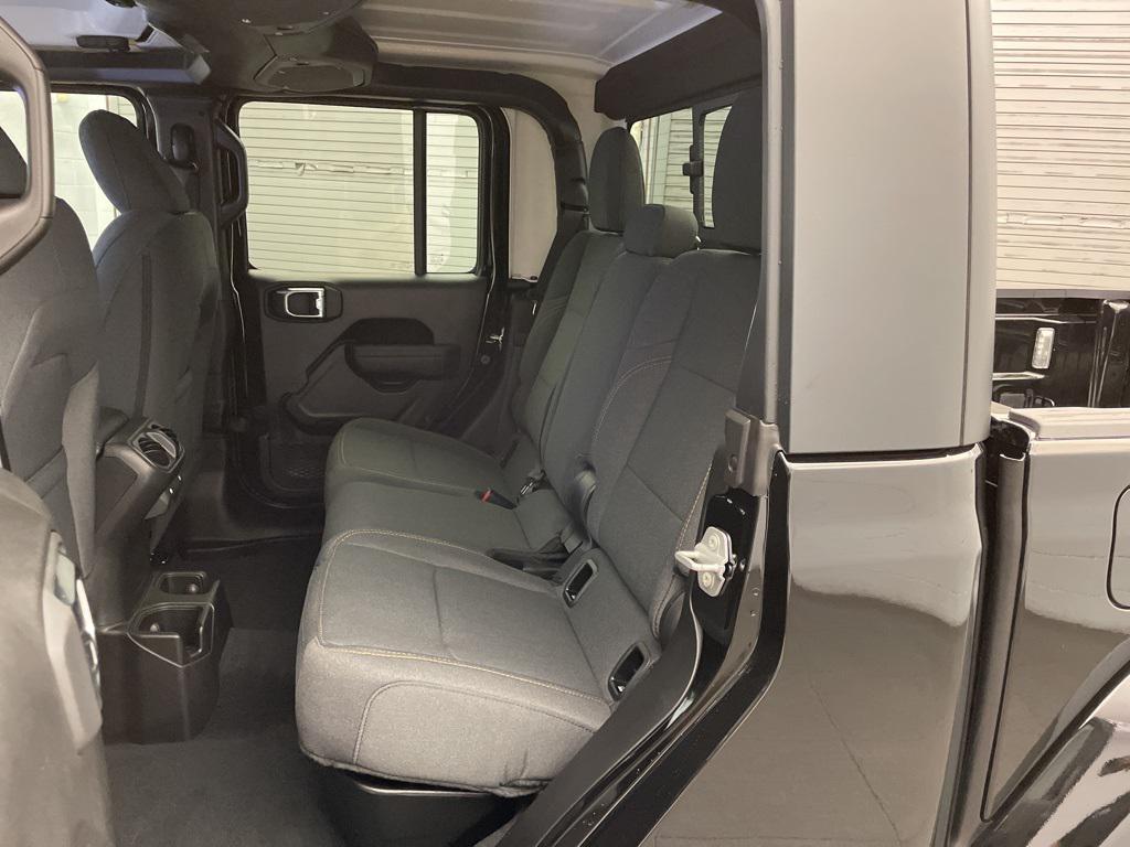 new 2025 Jeep Gladiator car, priced at $42,452