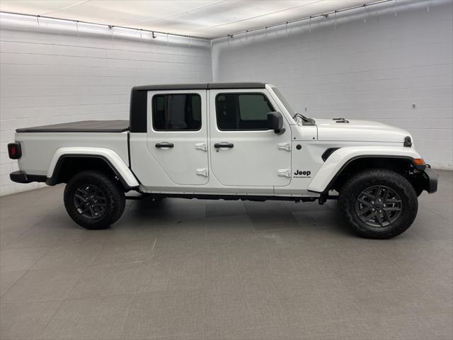 new 2024 Jeep Gladiator car, priced at $50,938