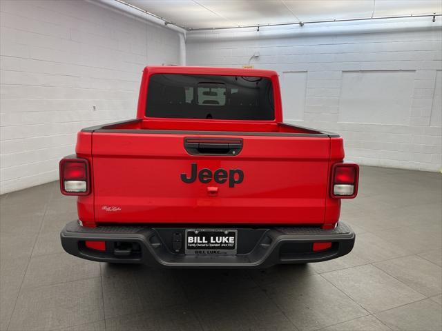 new 2025 Jeep Gladiator car, priced at $39,632