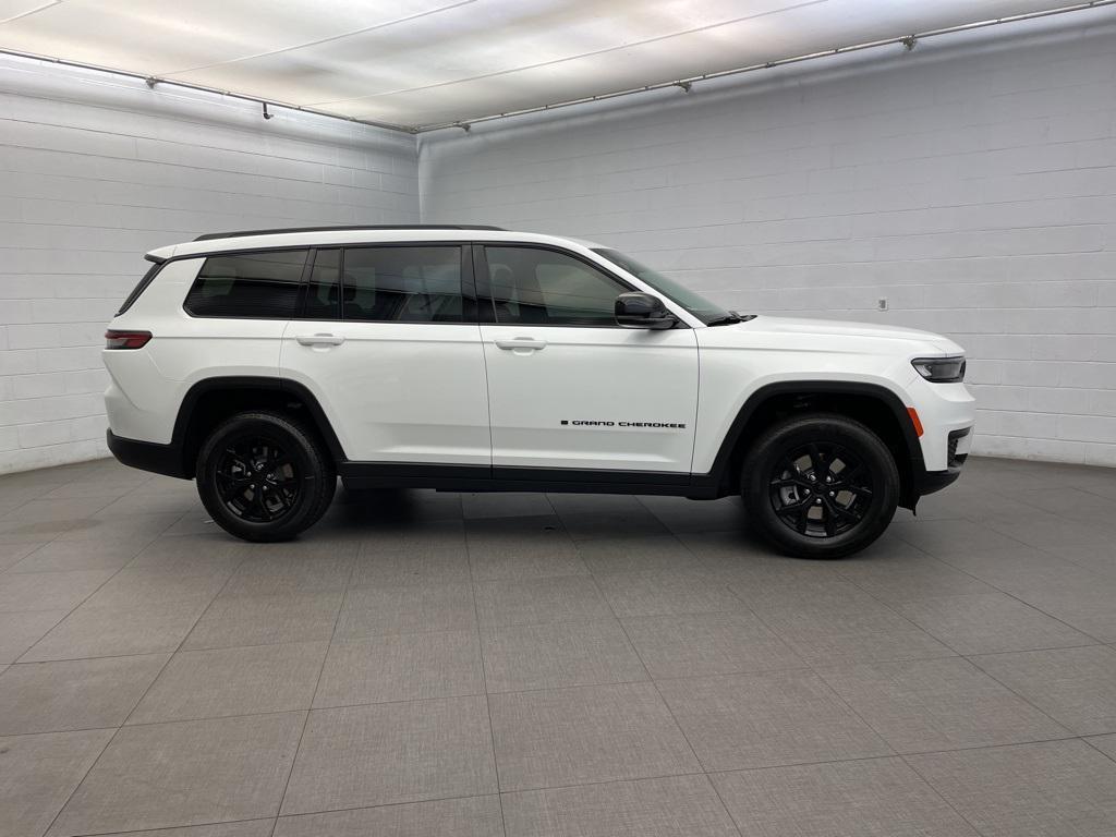 new 2025 Jeep Grand Cherokee L car, priced at $38,579