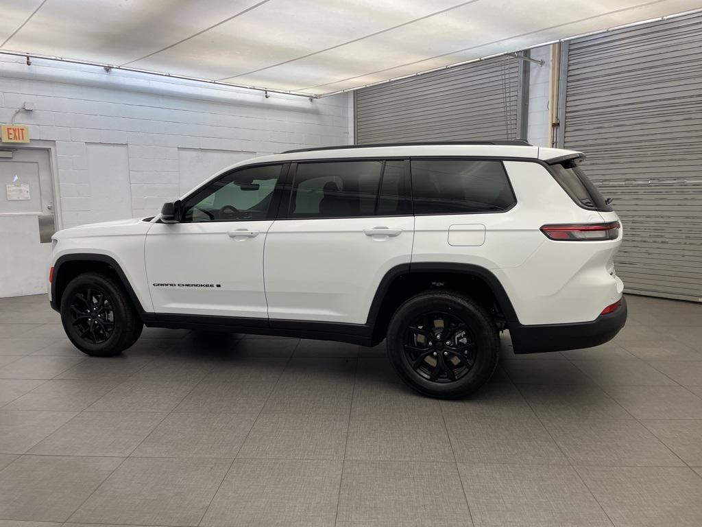 new 2025 Jeep Grand Cherokee L car, priced at $38,579