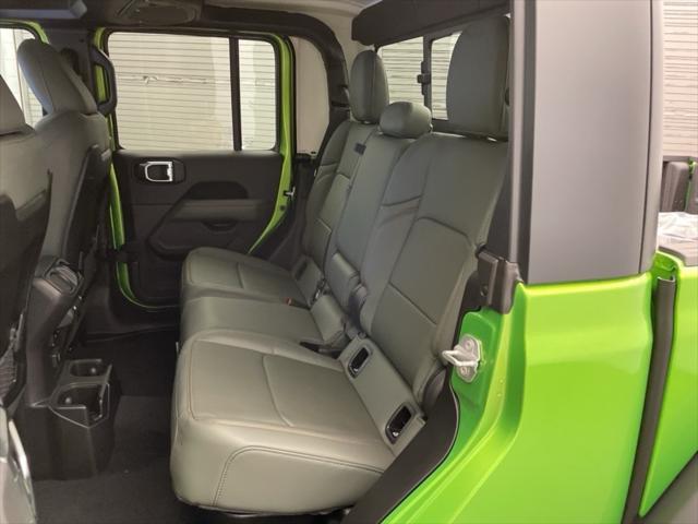 new 2025 Jeep Gladiator car, priced at $47,127