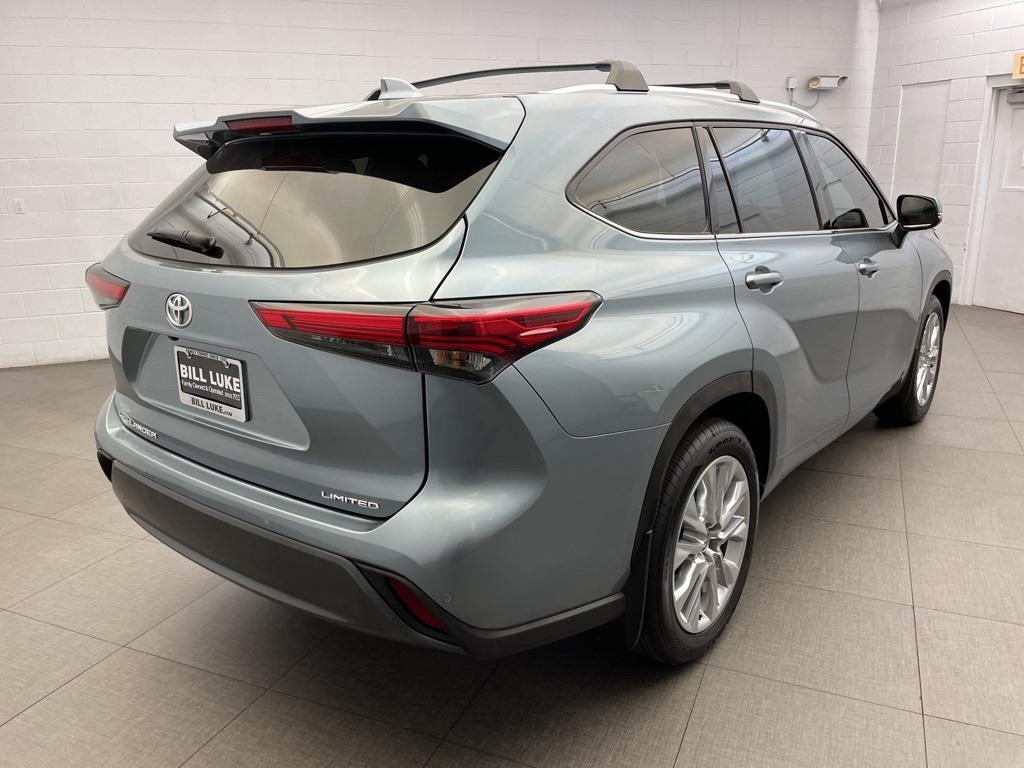 used 2023 Toyota Highlander car, priced at $36,773