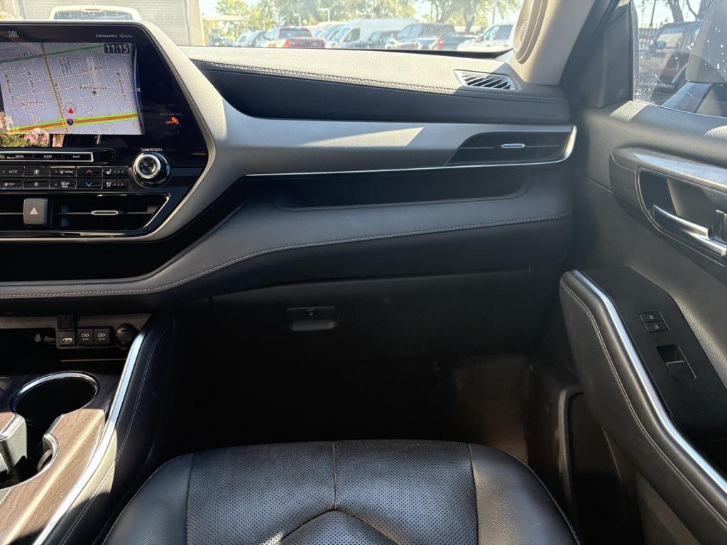 used 2021 Toyota Highlander car, priced at $32,973