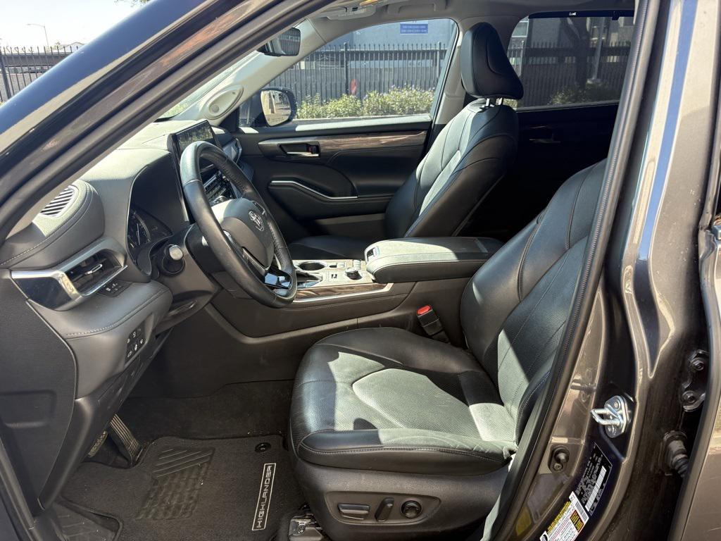used 2021 Toyota Highlander car, priced at $32,973