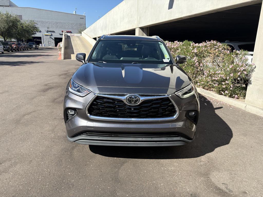 used 2021 Toyota Highlander car, priced at $32,973