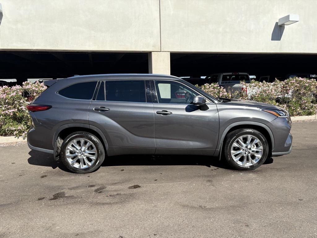 used 2021 Toyota Highlander car, priced at $32,973
