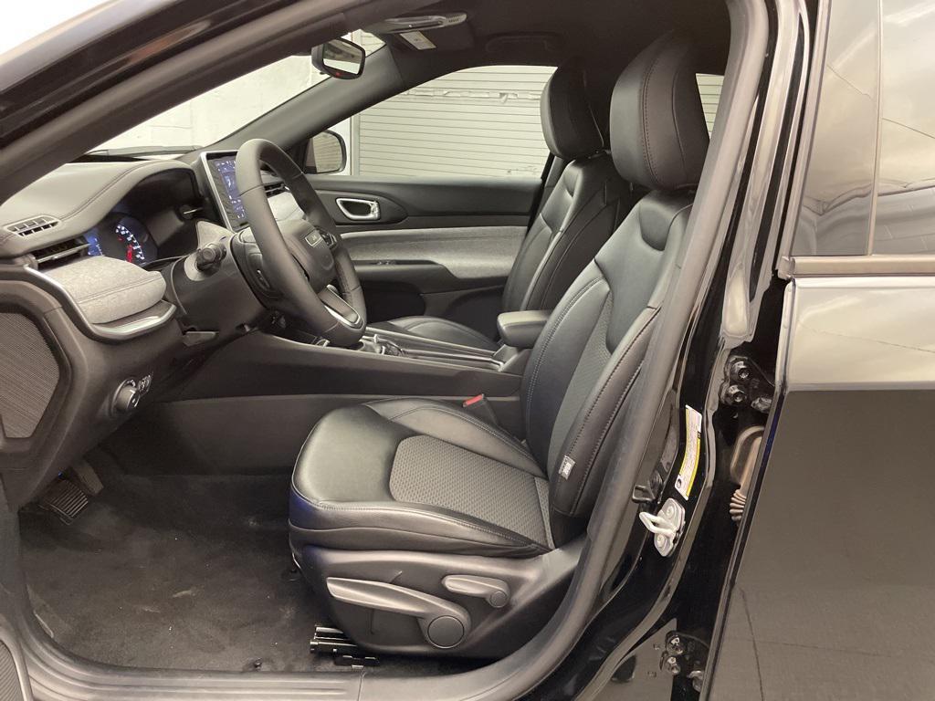 new 2025 Jeep Compass car, priced at $23,470