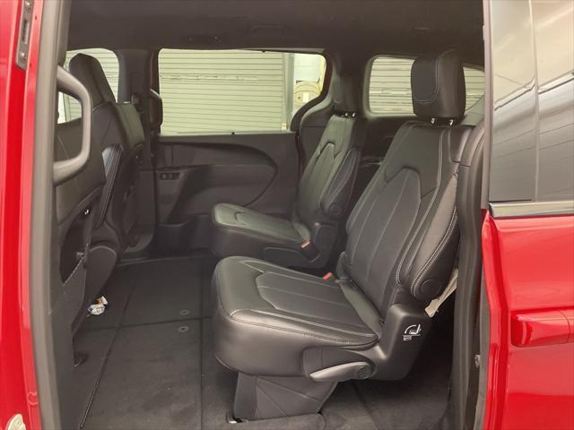 new 2025 Chrysler Pacifica car, priced at $41,435