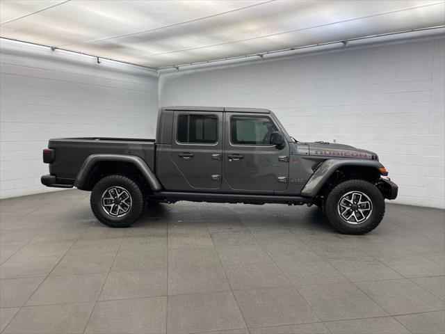 new 2025 Jeep Gladiator car, priced at $51,876