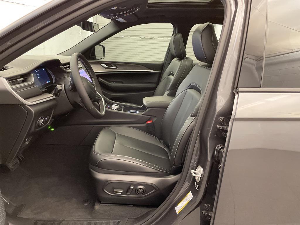 new 2025 Jeep Grand Cherokee L car, priced at $47,901