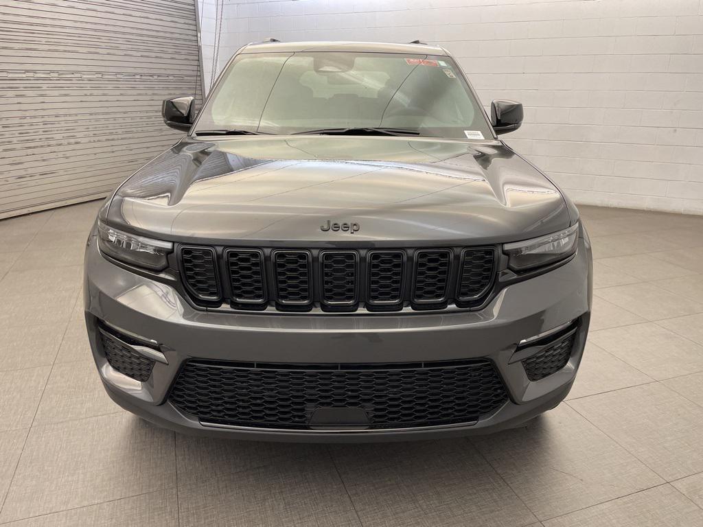 new 2025 Jeep Grand Cherokee car, priced at $44,042