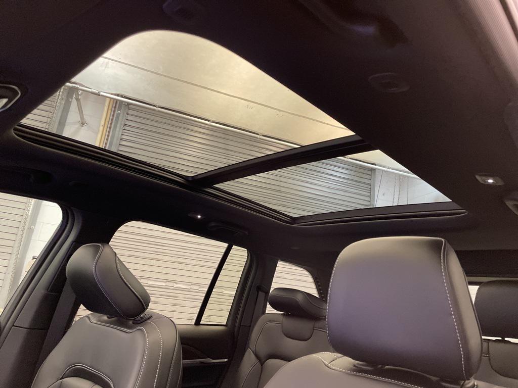 new 2025 Jeep Grand Cherokee car, priced at $44,042