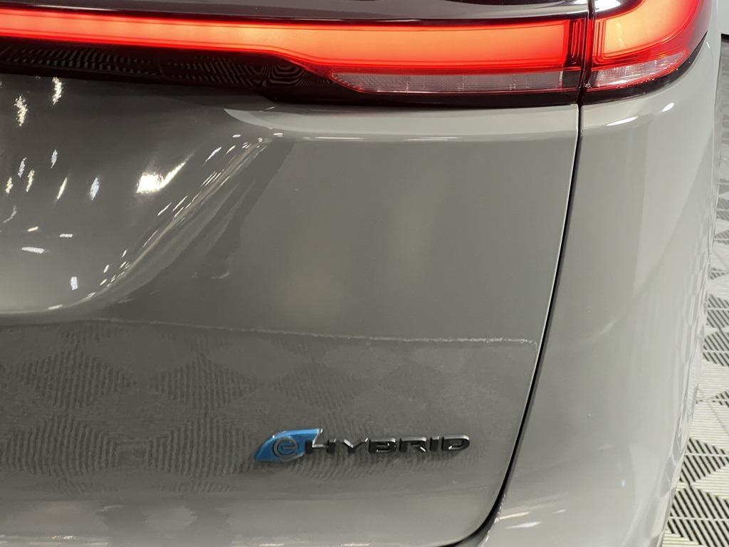 used 2022 Chrysler Pacifica Hybrid car, priced at $33,975