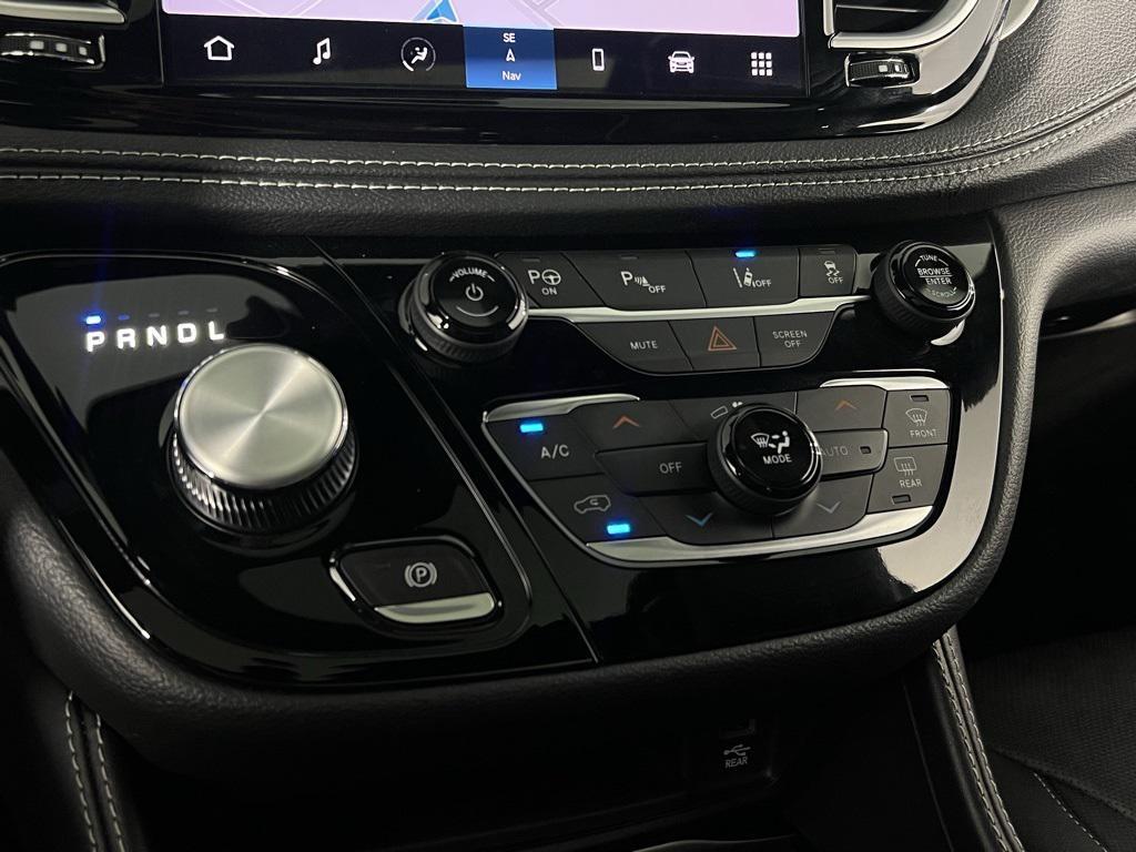 used 2022 Chrysler Pacifica Hybrid car, priced at $33,975