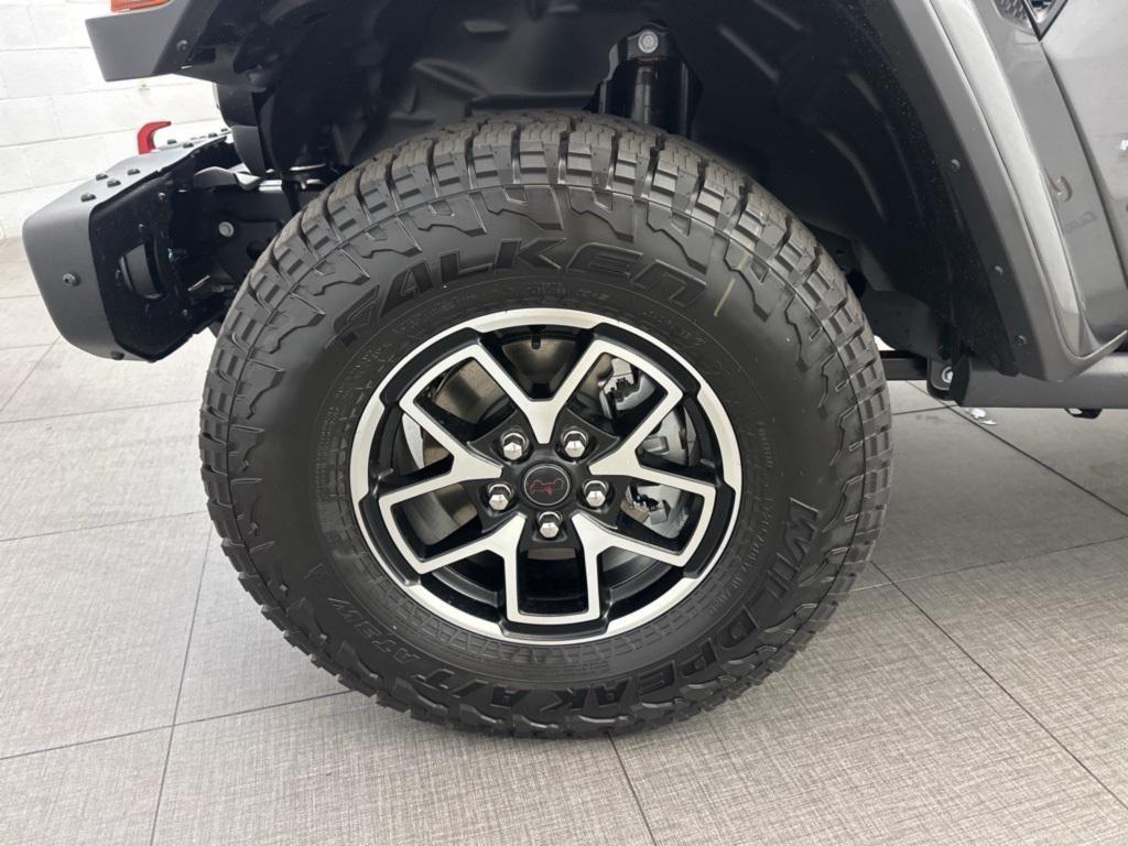 new 2025 Jeep Gladiator car, priced at $50,528
