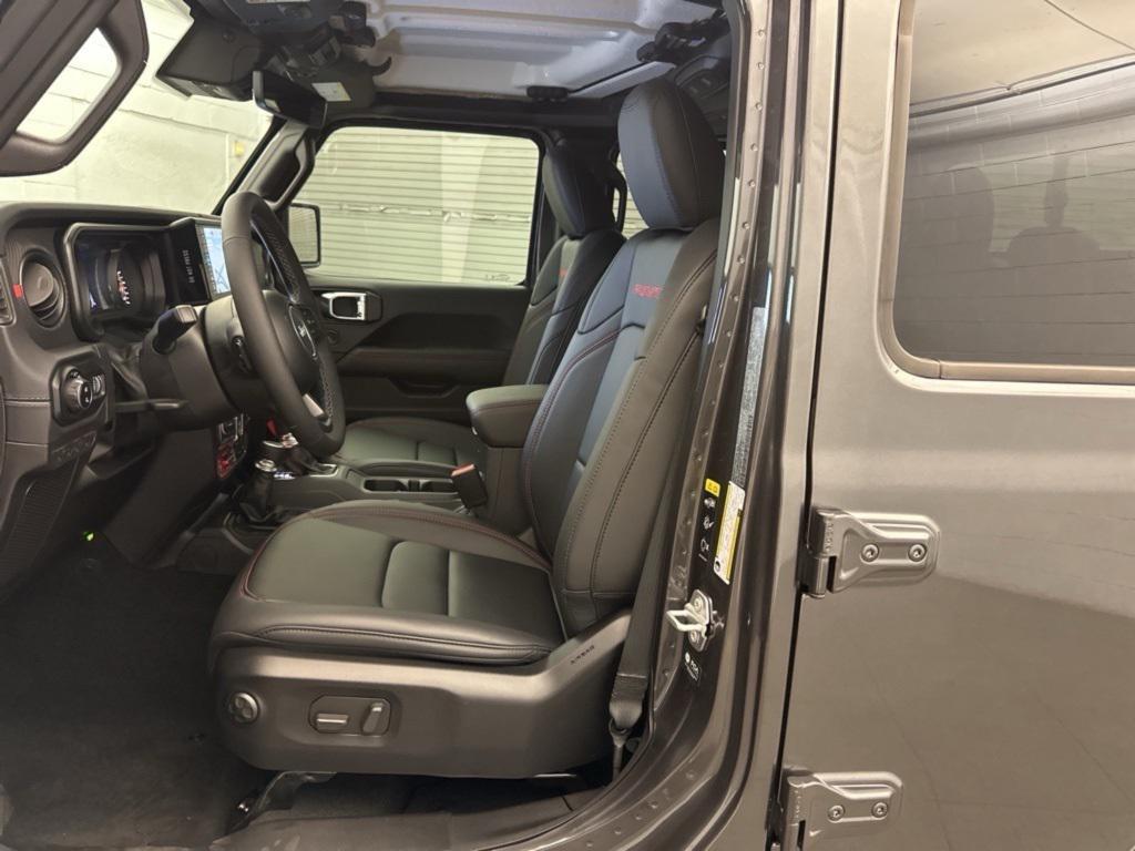 new 2025 Jeep Gladiator car, priced at $50,528