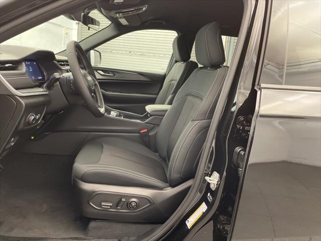 new 2025 Jeep Grand Cherokee L car, priced at $35,682