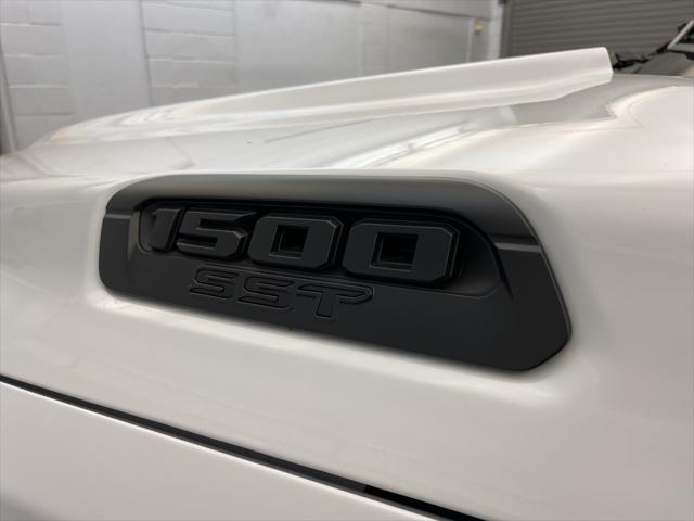new 2025 Ram 1500 car, priced at $47,072