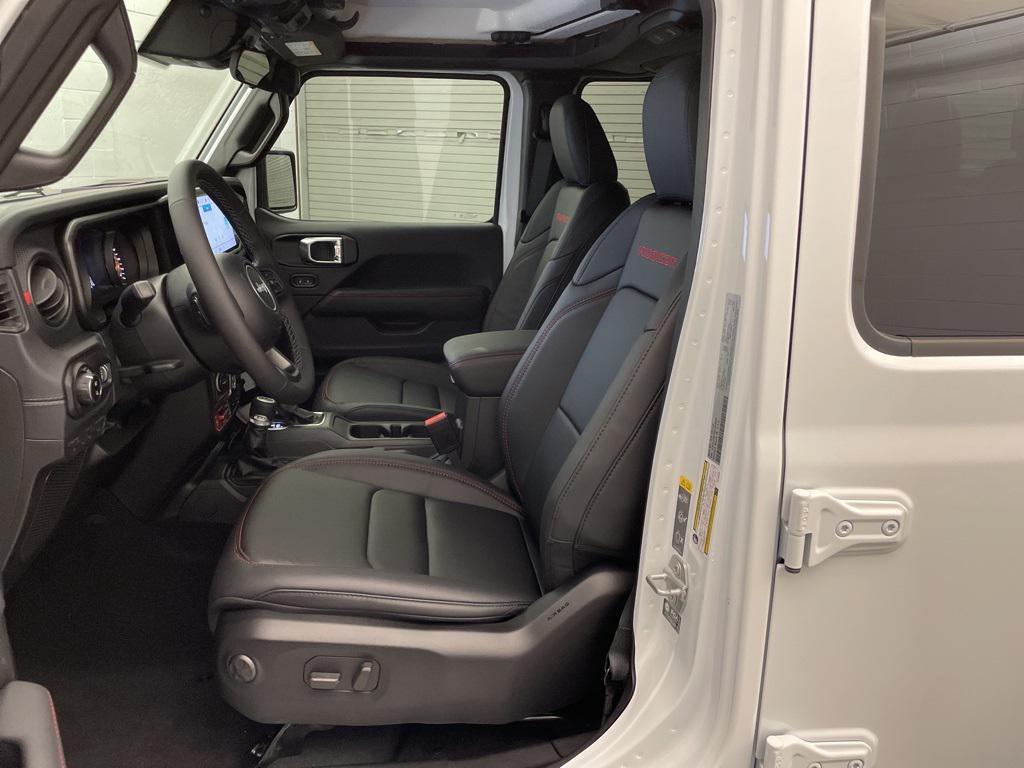 new 2025 Jeep Gladiator car, priced at $48,114