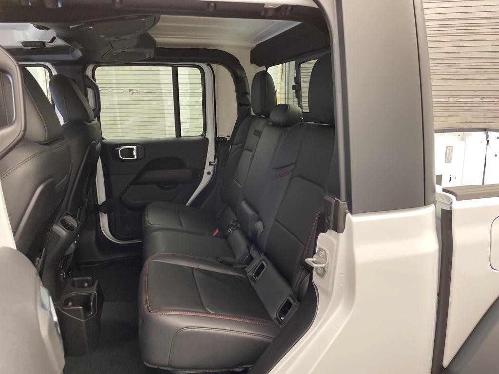 new 2025 Jeep Gladiator car, priced at $48,114