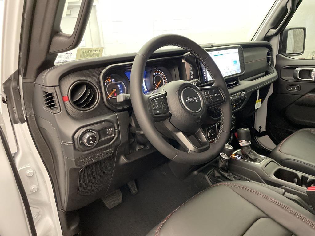 new 2025 Jeep Gladiator car, priced at $48,114